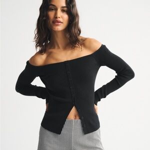 A&F Off-The-Shoulder Button-Through Top Medium